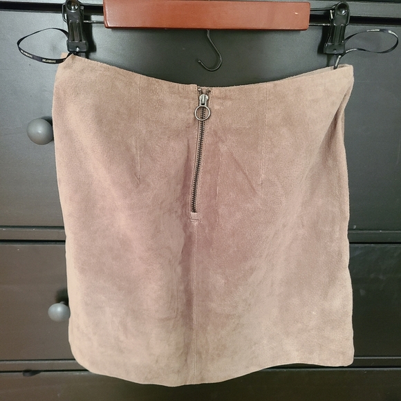 Blank NYC suede leather skirt - Picture 2 of 4
